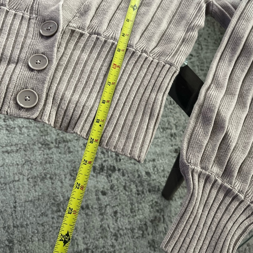 Aritzia Wilfred Plunge-Front Taupe Neutral Ribbed Cropped Cardigan/Sweater Sz M - Picture 12 of 14